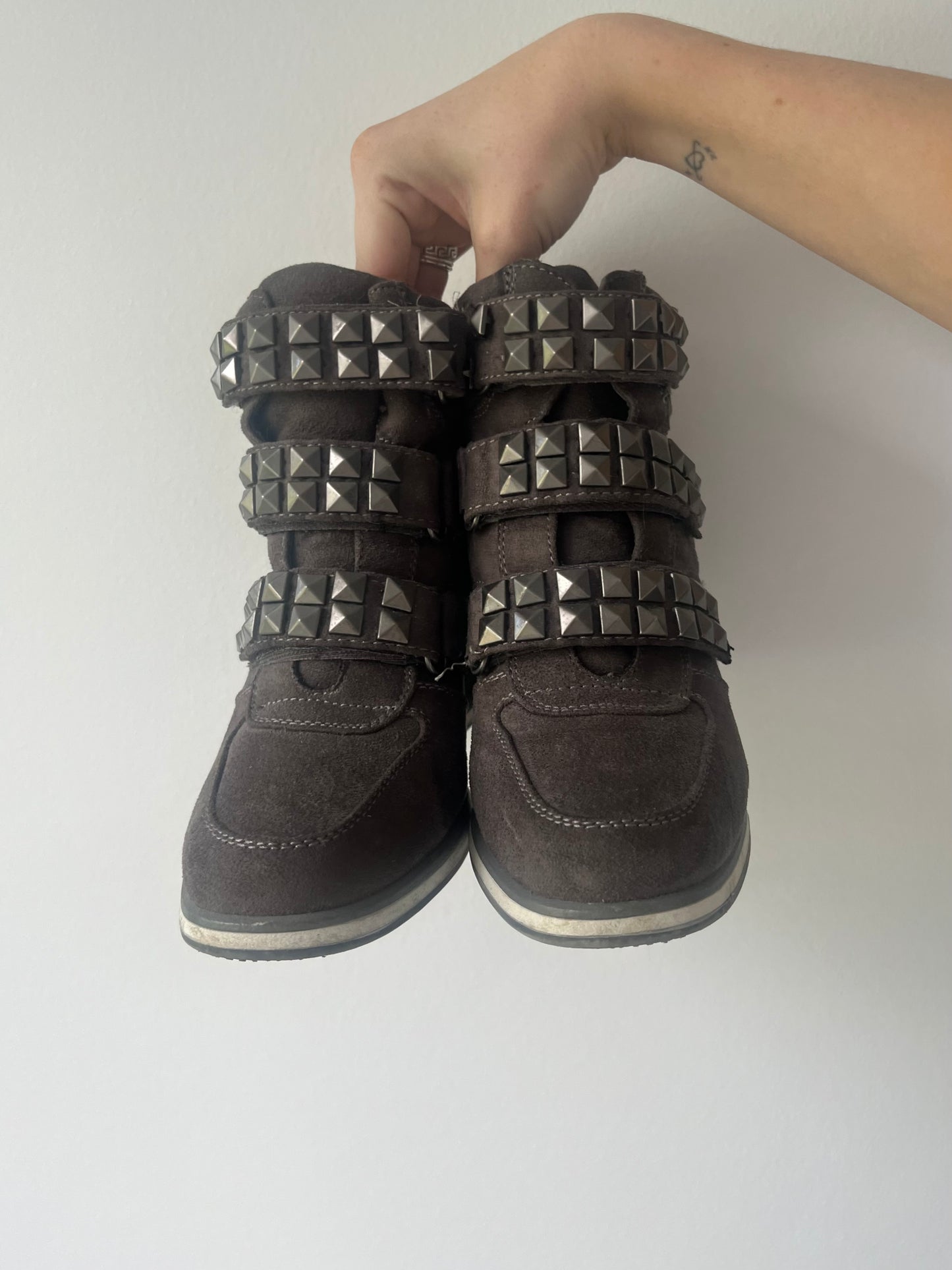 Studded wedge sneaker