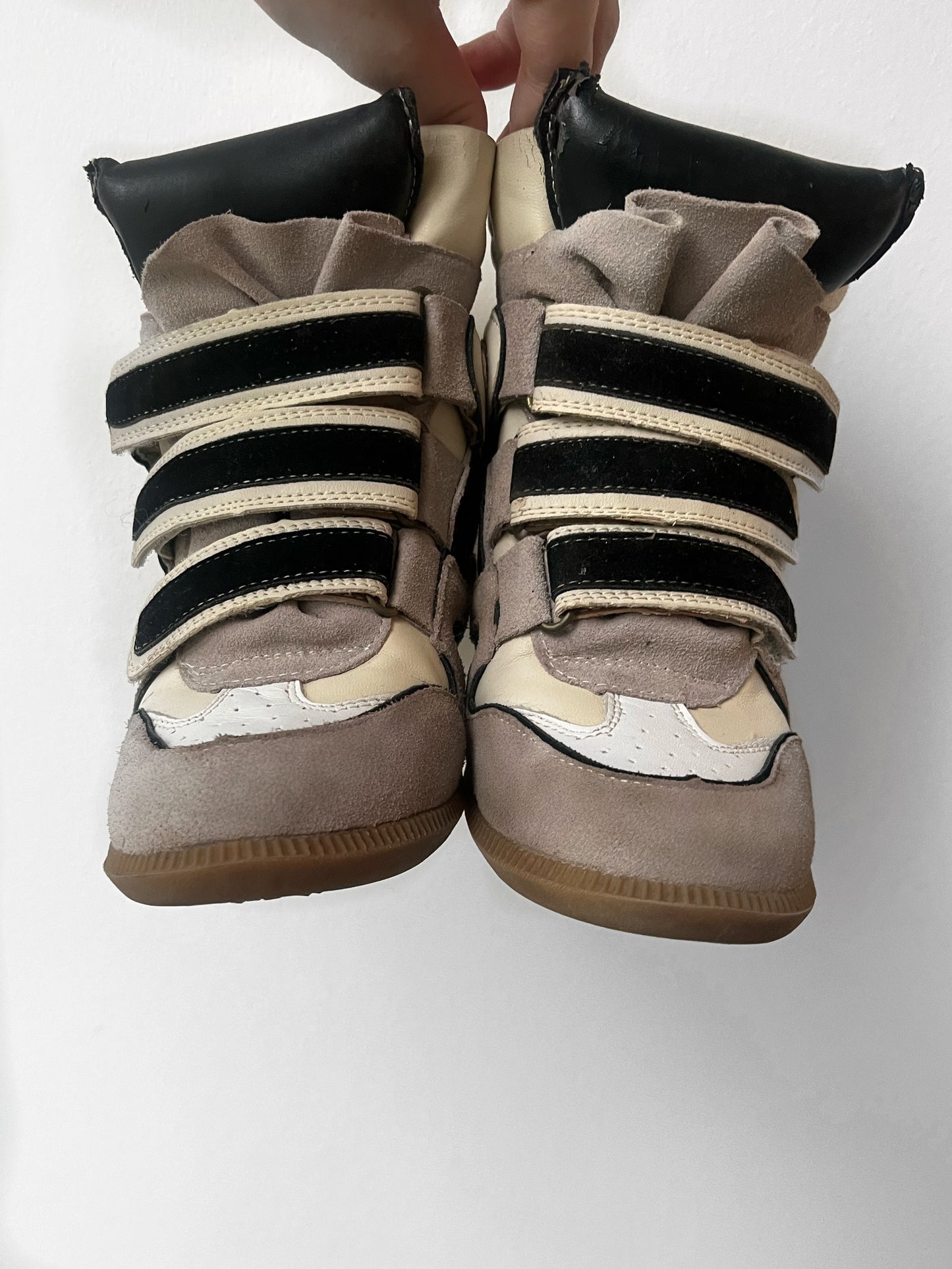Beige black wedge sneaker