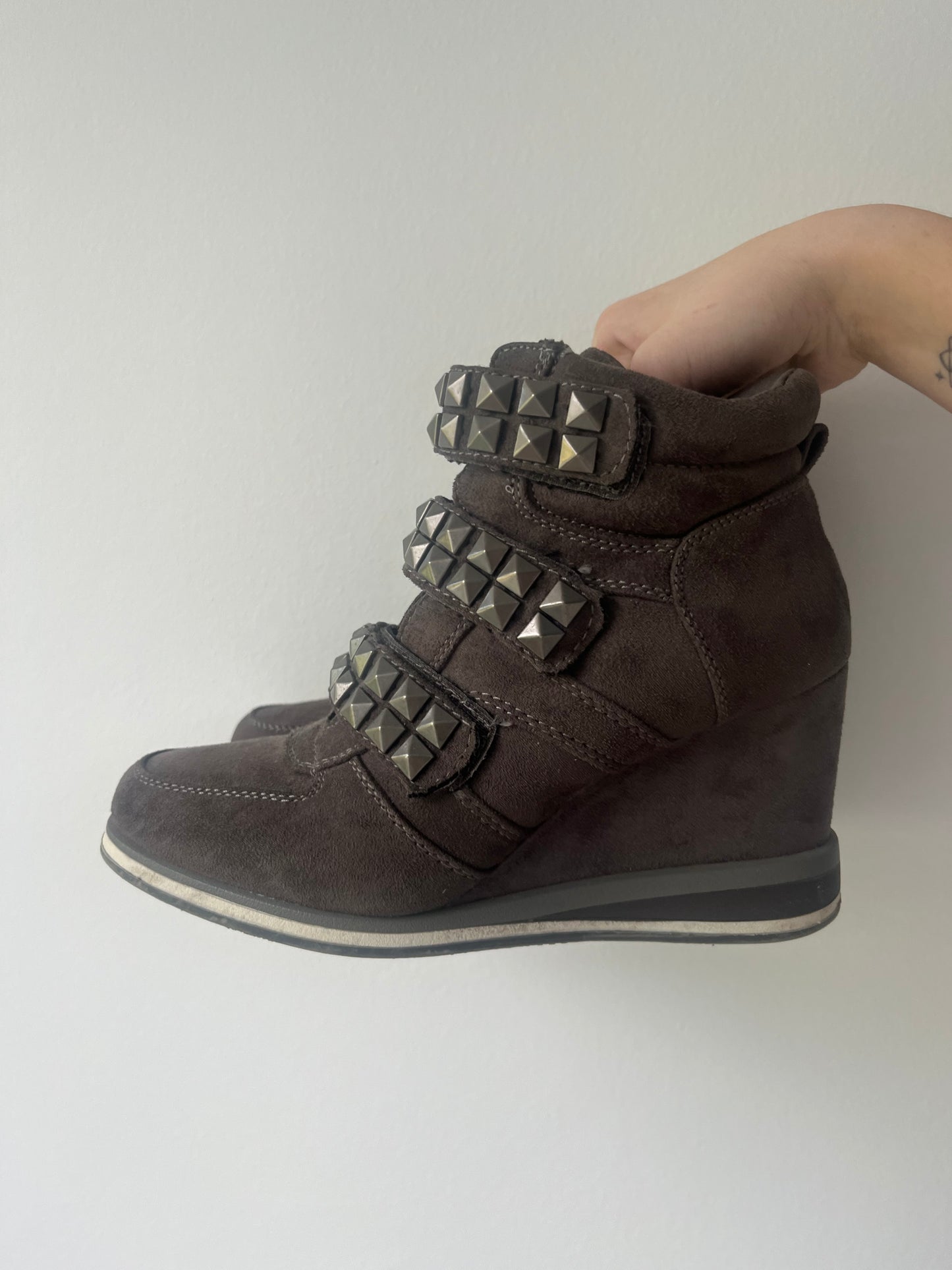 Studded wedge sneaker