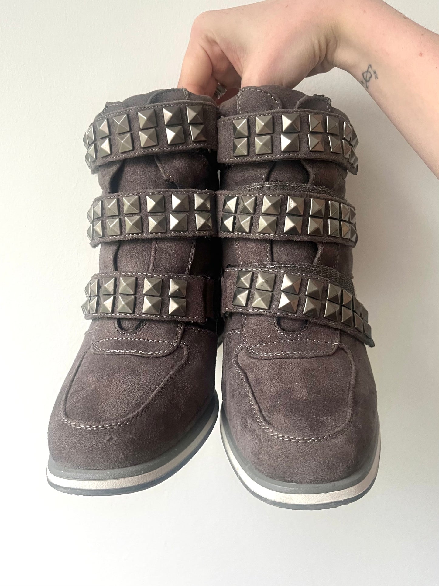 Studded wedge sneaker