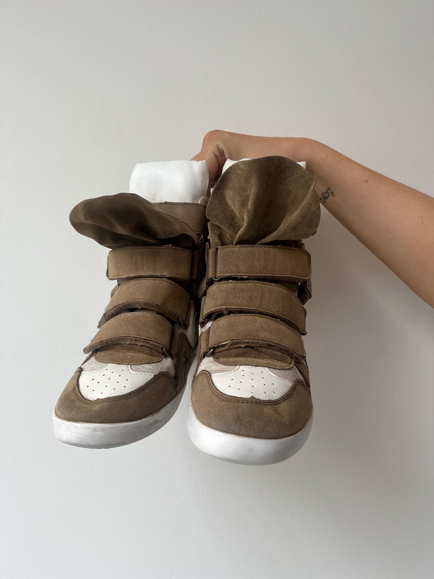 Brown wedge sneaker