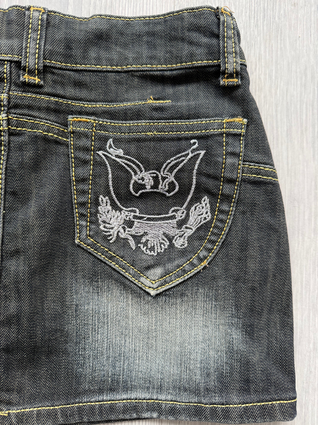 Black mini skirt with stitching