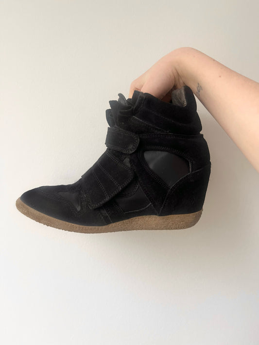 Black wedge sneaker