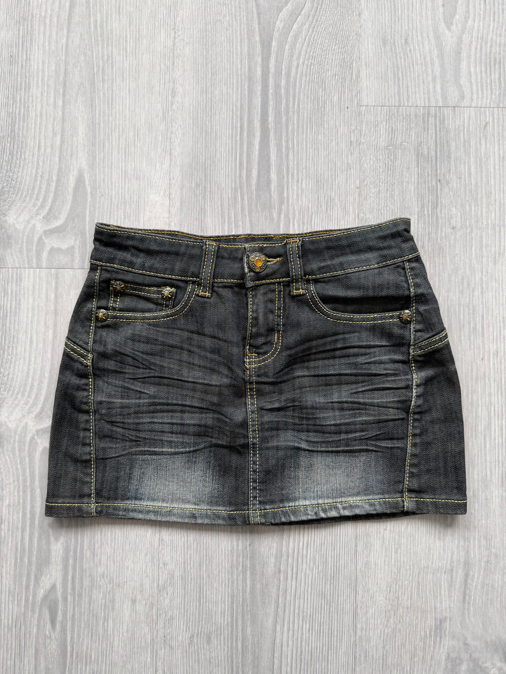 Black mini skirt with stitching
