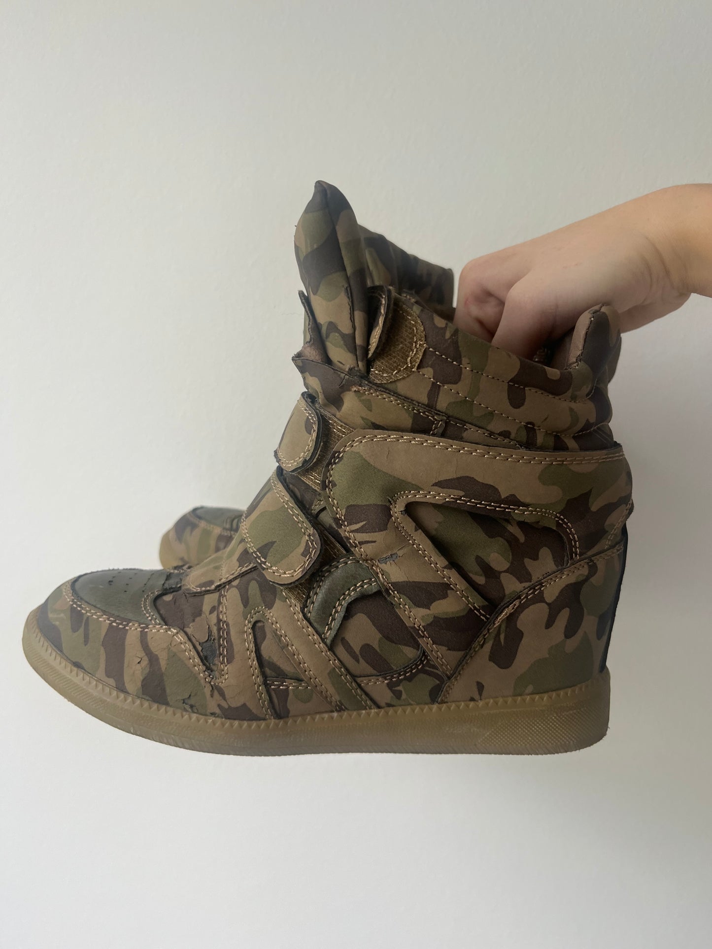 Camouflage wedge sneaker