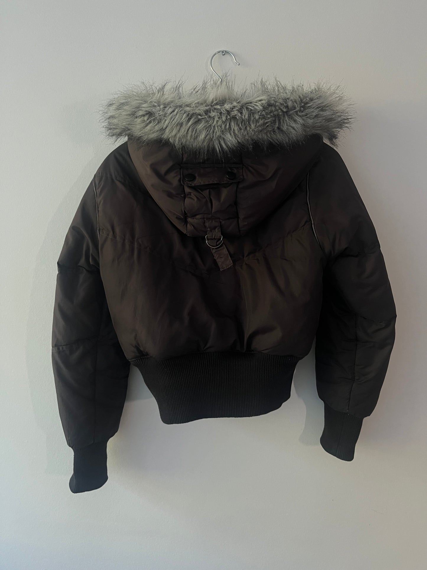 Cropped puffer #0081