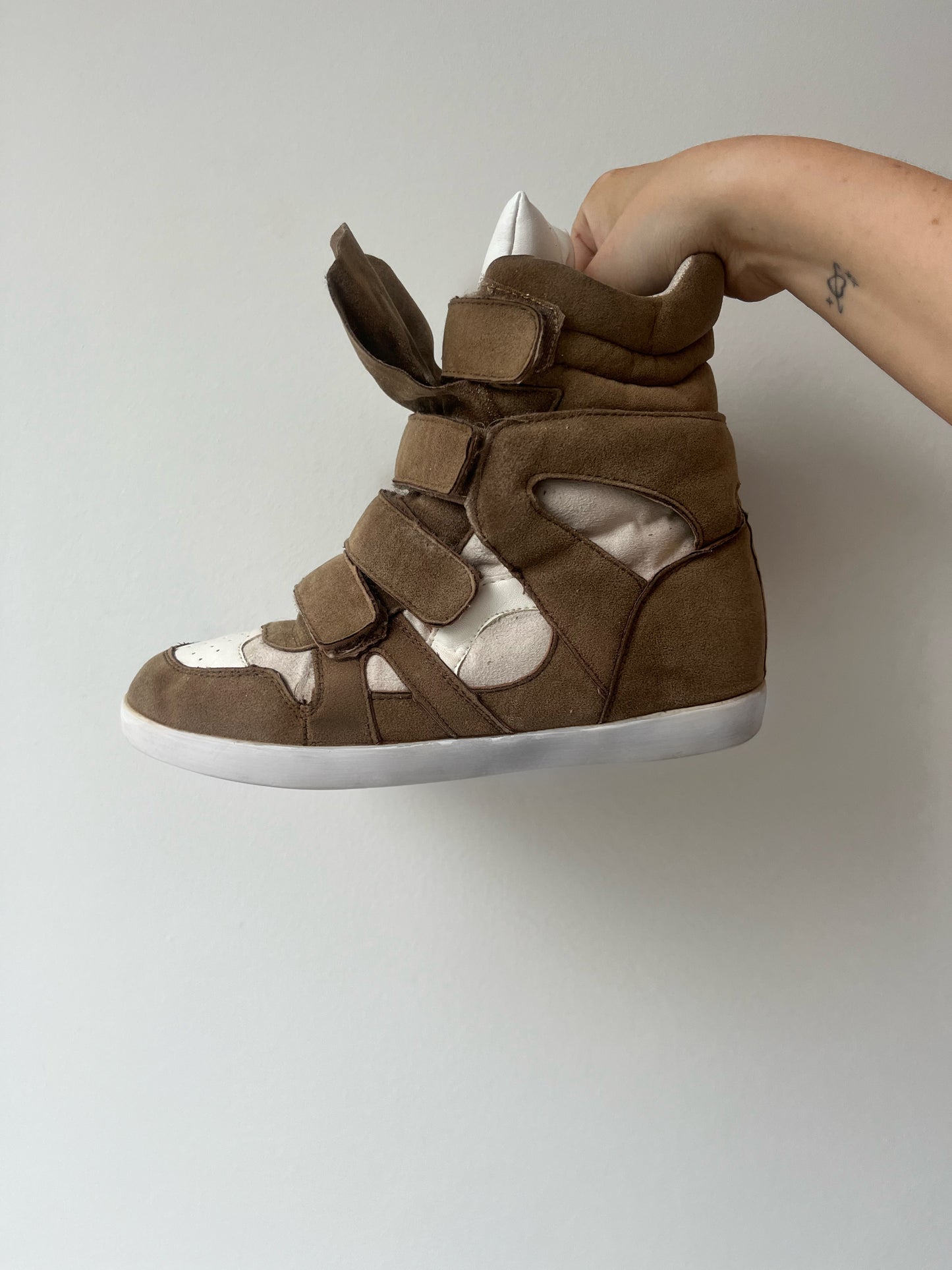 Brown wedge sneaker