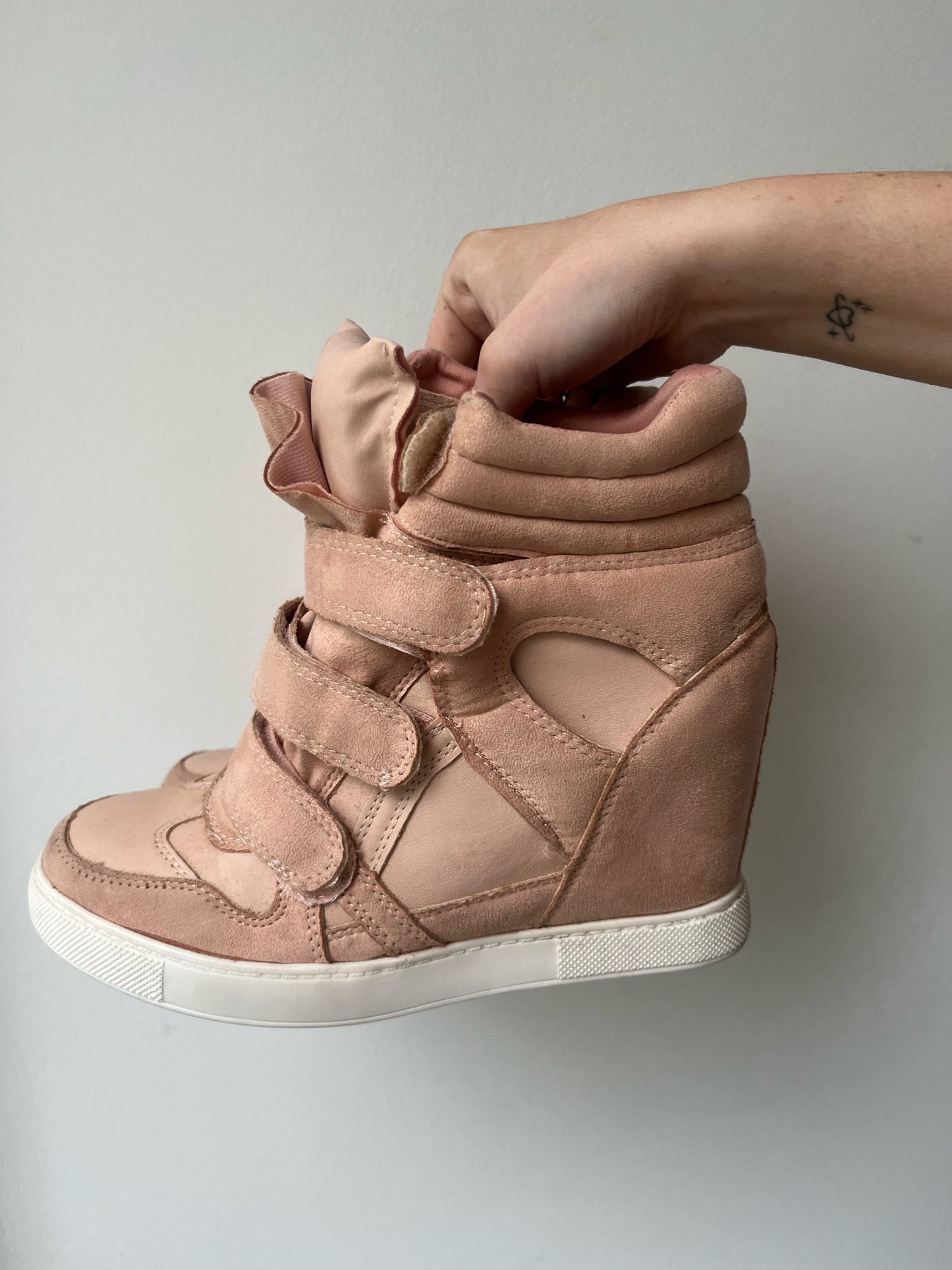 Rosé Wedge sneakers