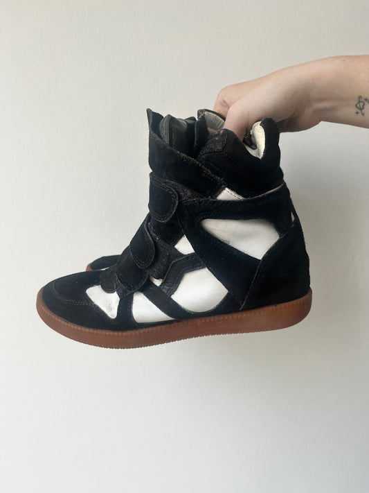 Black white wedge sneaker