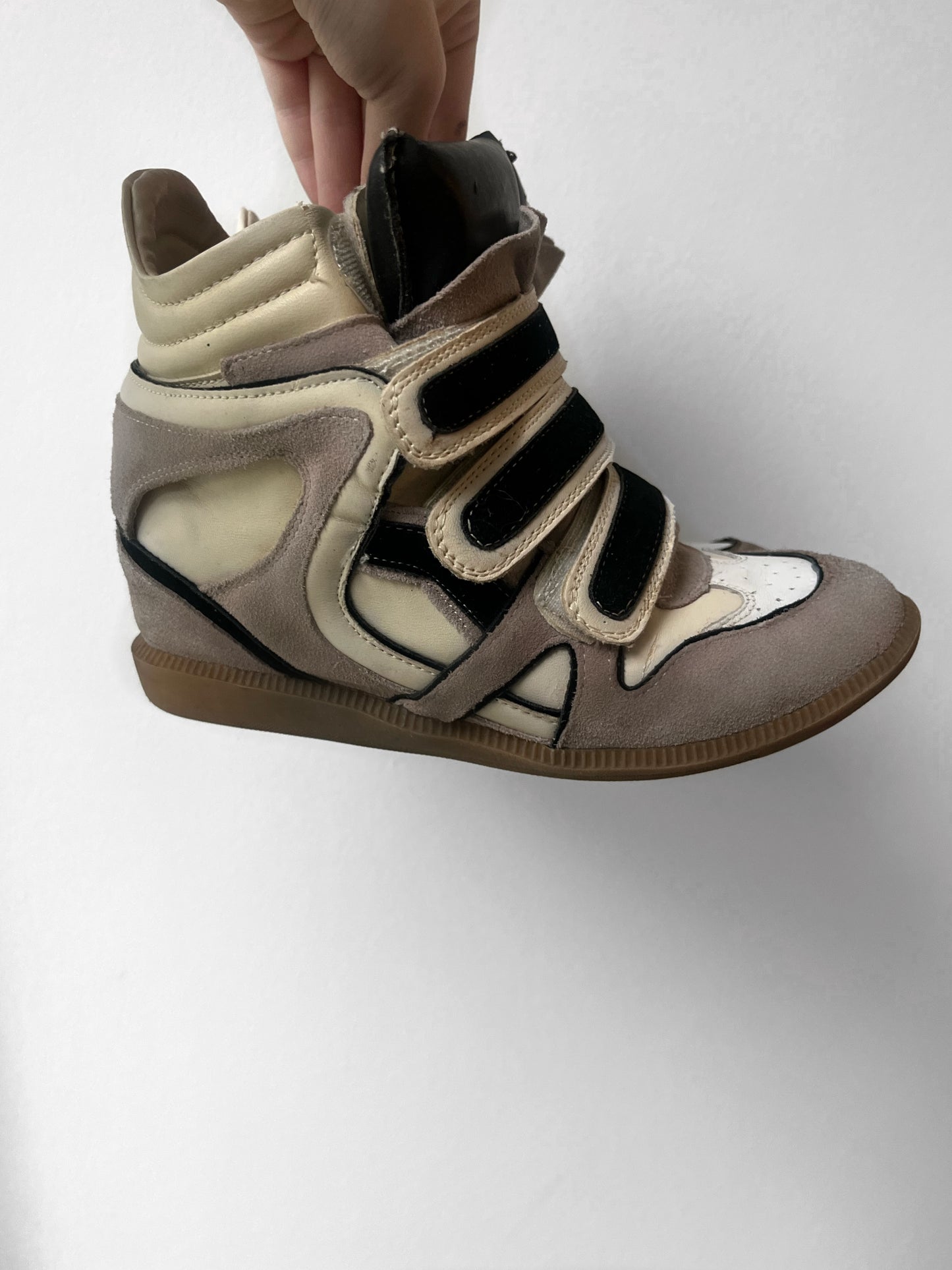 Beige black wedge sneaker