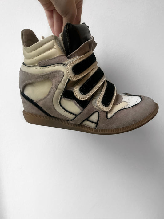 Beige black wedge sneaker