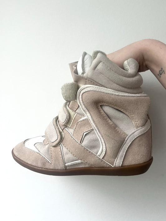 Beige wedge sneakers