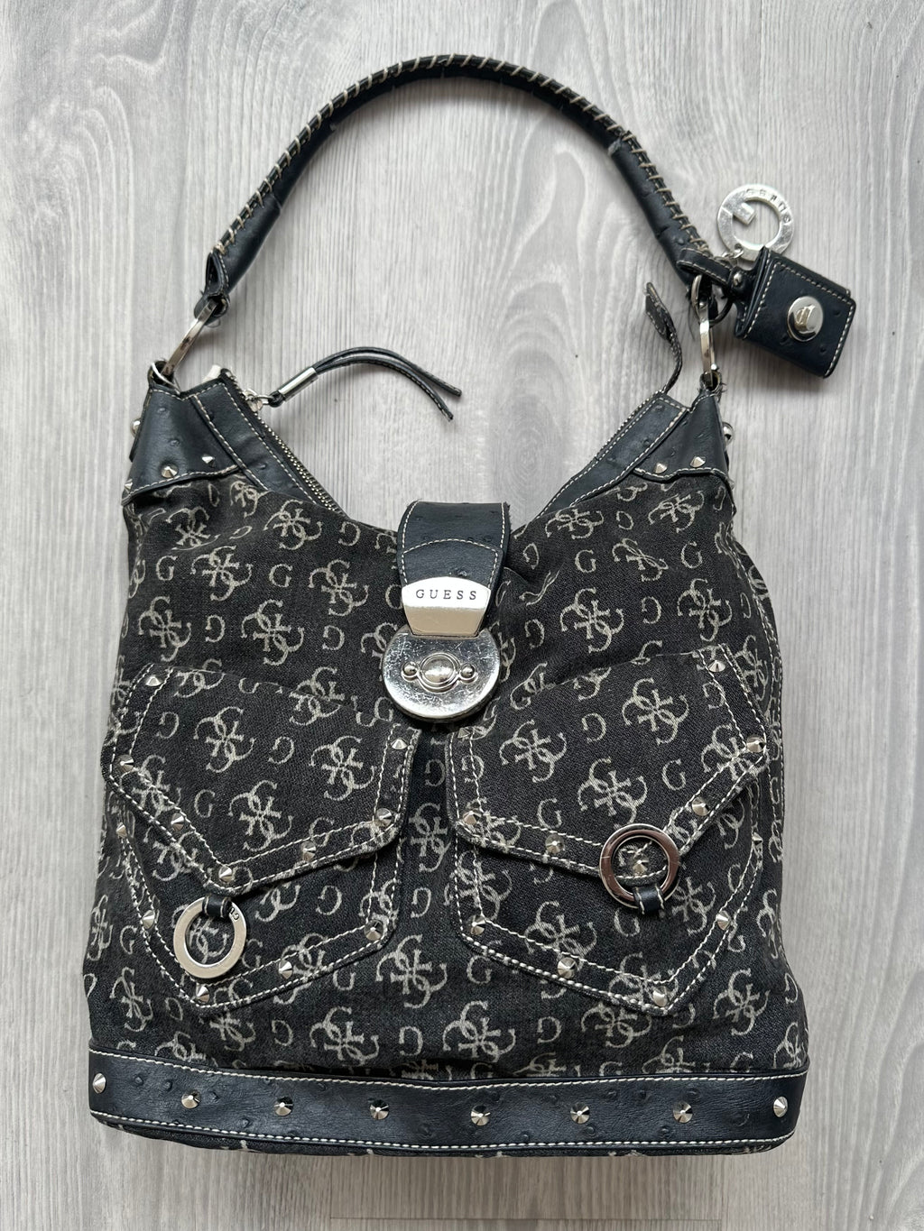 Guess Monogramm Shoulder Bag
