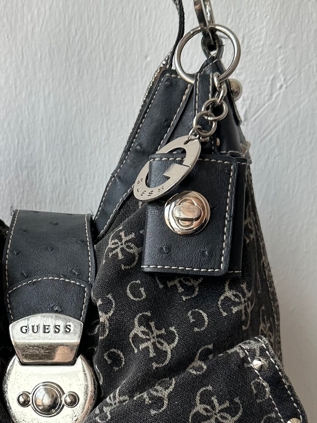 Guess Monogramm Shoulder Bag