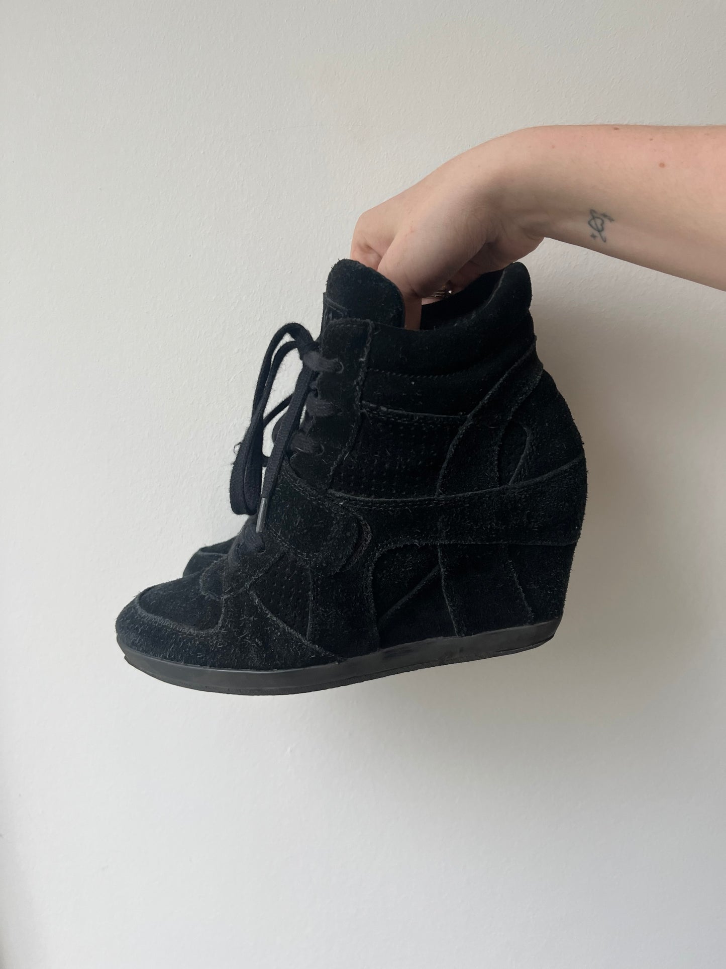 Black wedge sneaker ASH
