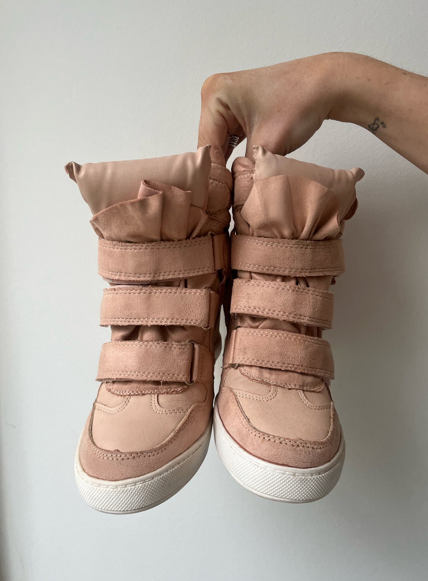 Rosé Wedge sneakers