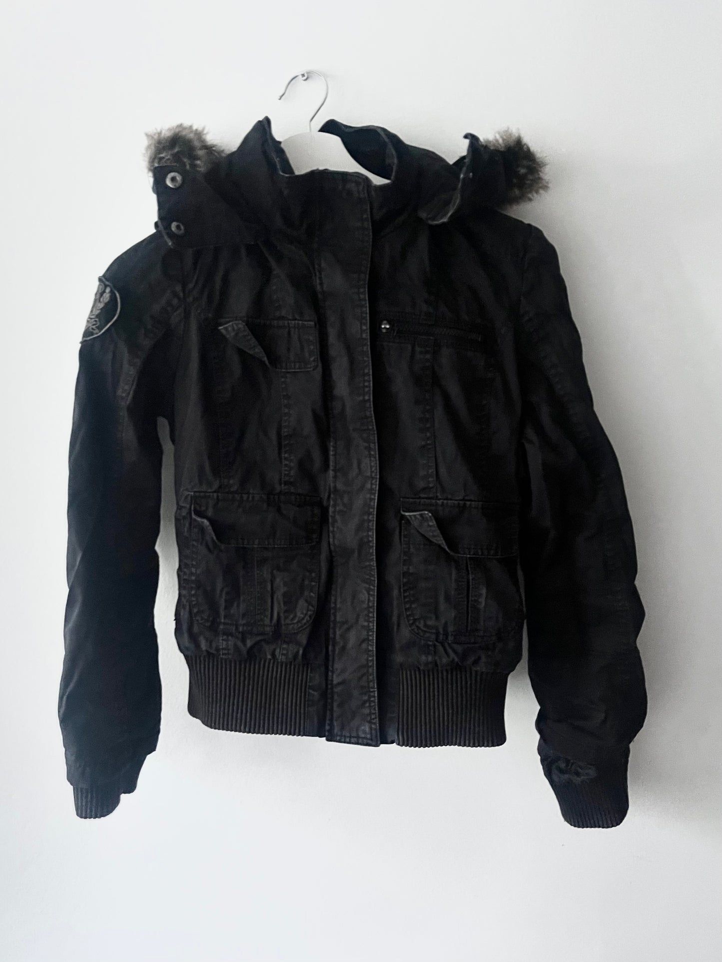 Cropped jacket with fur