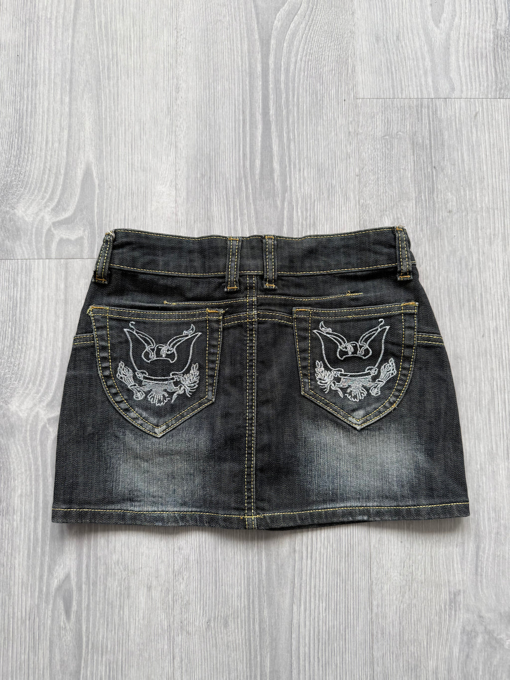 Black mini skirt with stitching