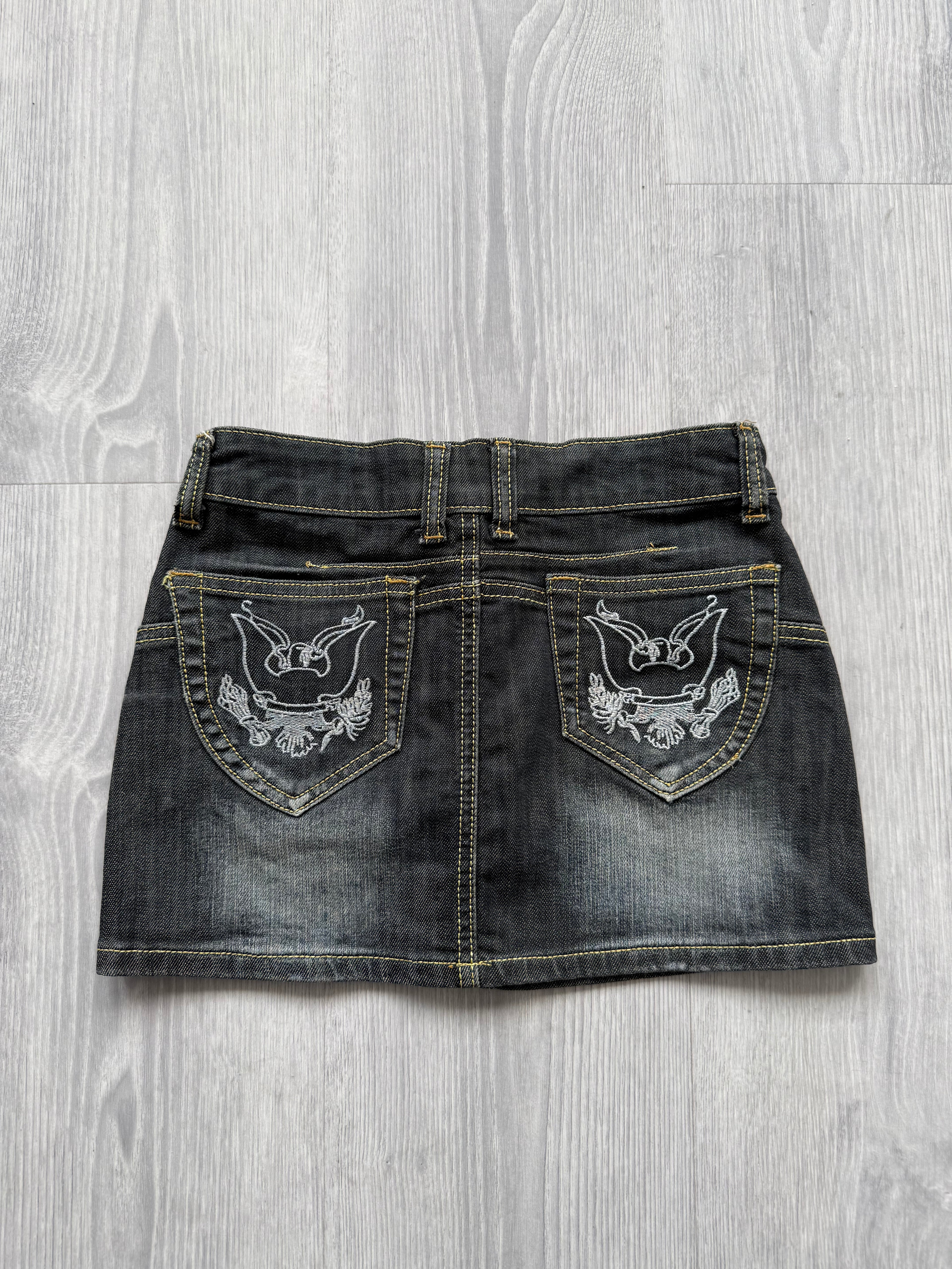 Black mini skirt with stitching
